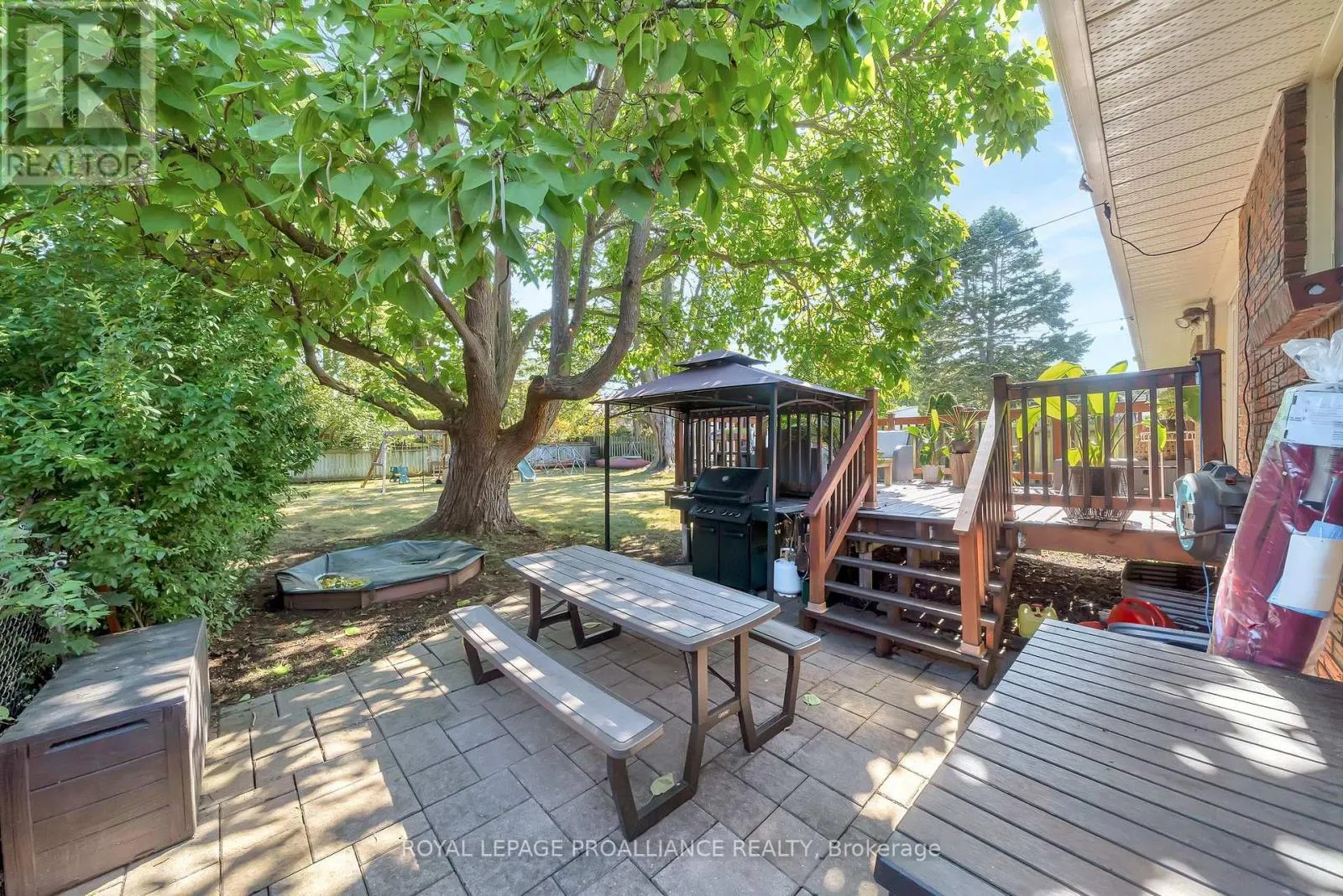 549 VICTORIA AVENUE