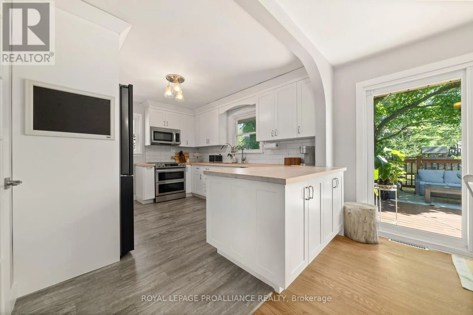 549 VICTORIA AVENUE