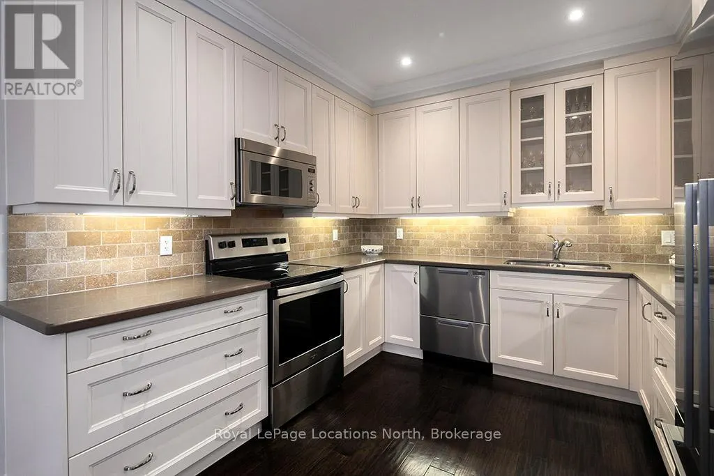 203 - 25 BEAVER STREET S, #203