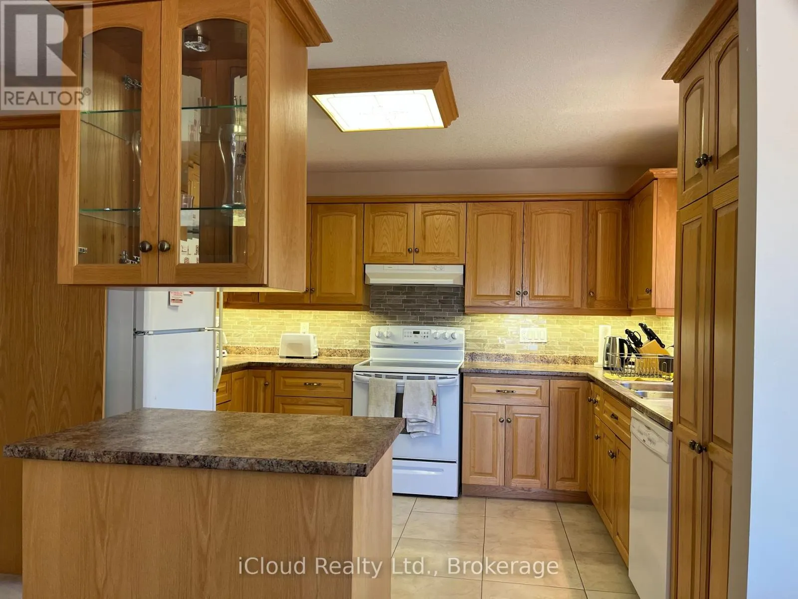 782 BRENTWOOD DRIVE