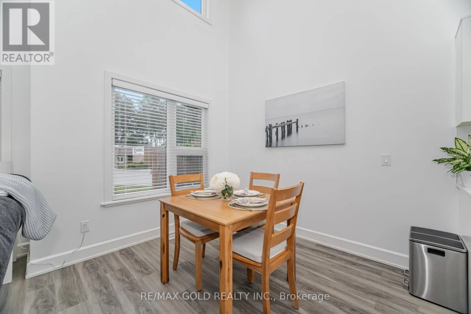 1 - 110 FERGUS AVENUE