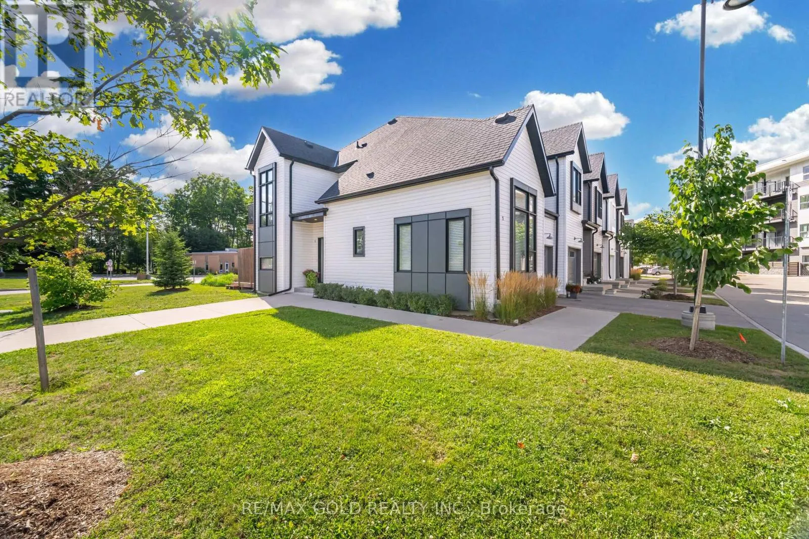 1 - 110 FERGUS AVENUE