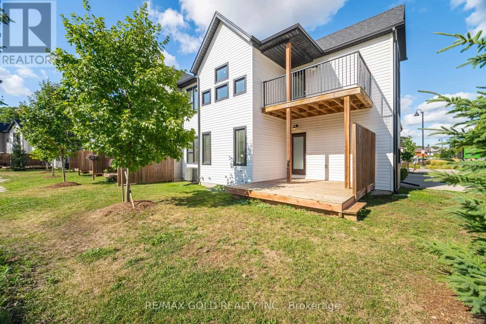 1 - 110 FERGUS AVENUE