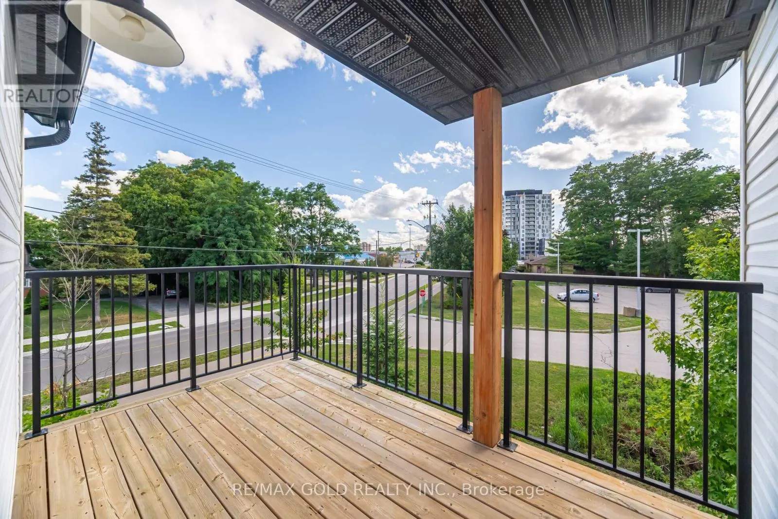 1 - 110 FERGUS AVENUE