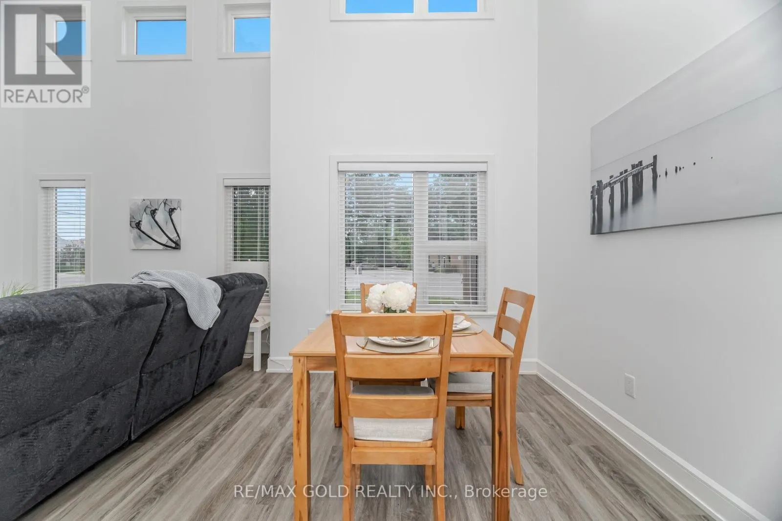 1 - 110 FERGUS AVENUE