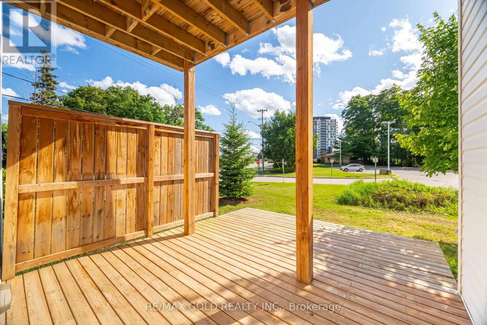 1 - 110 FERGUS AVENUE