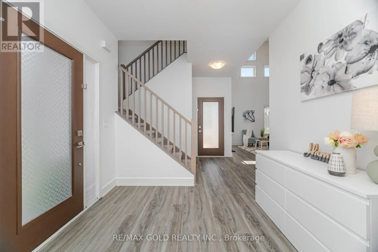 1 - 110 FERGUS AVENUE