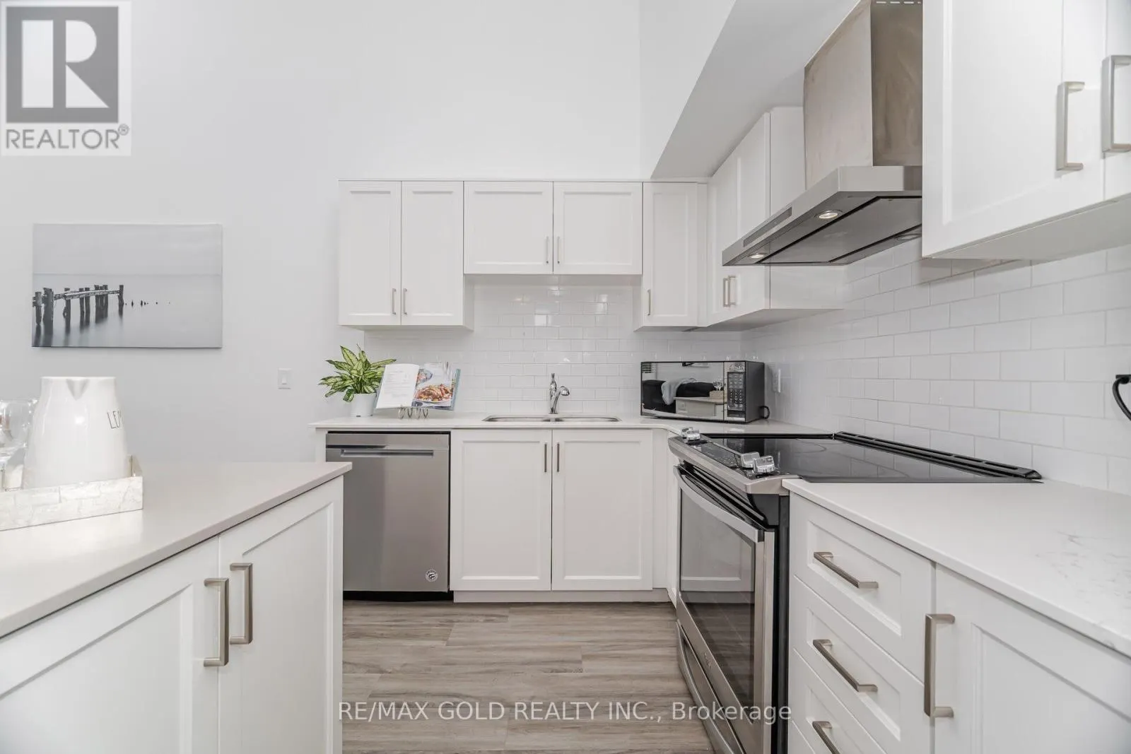 1 - 110 FERGUS AVENUE