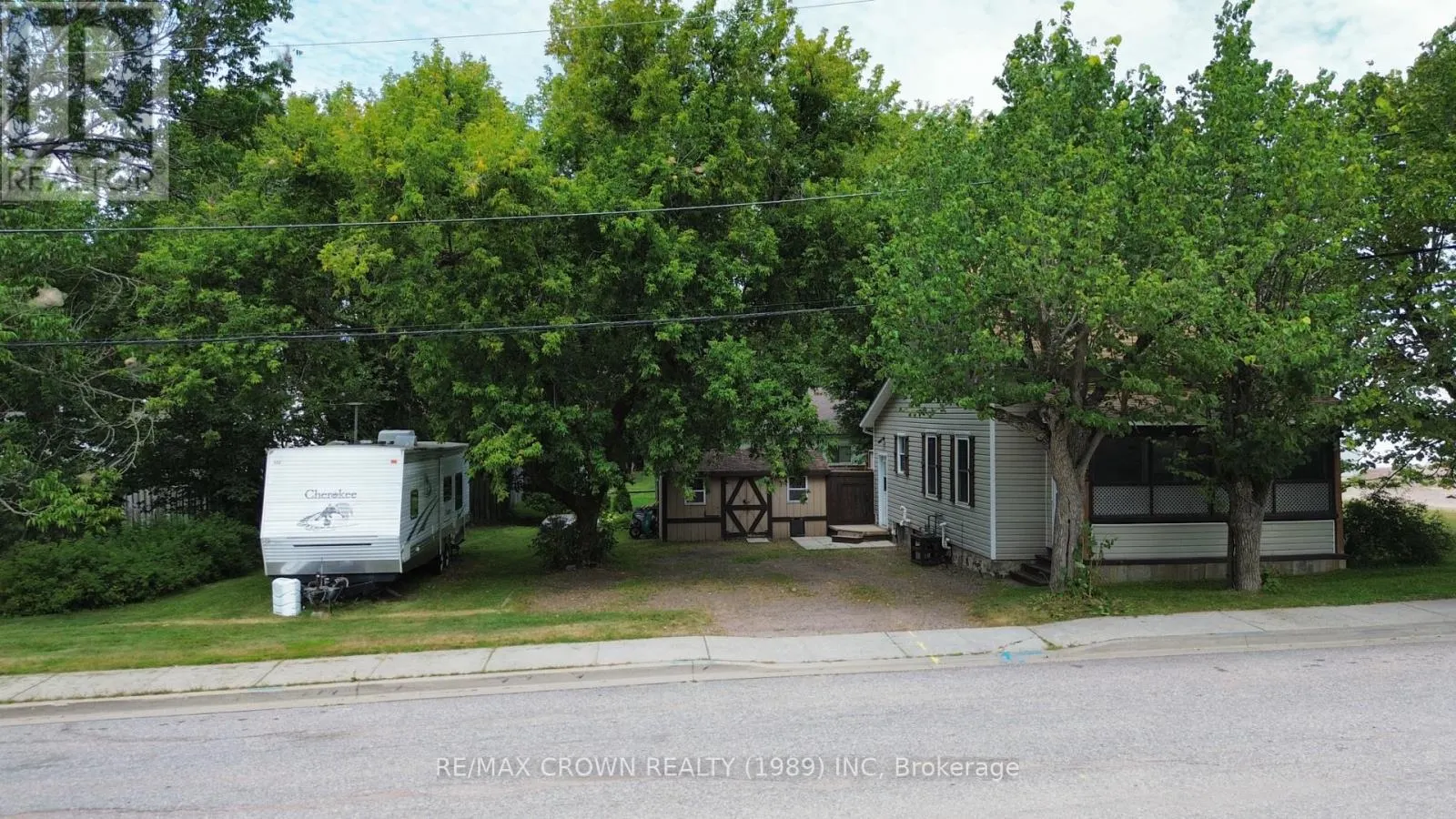 62 MEMORIAL PARK DRIVE W