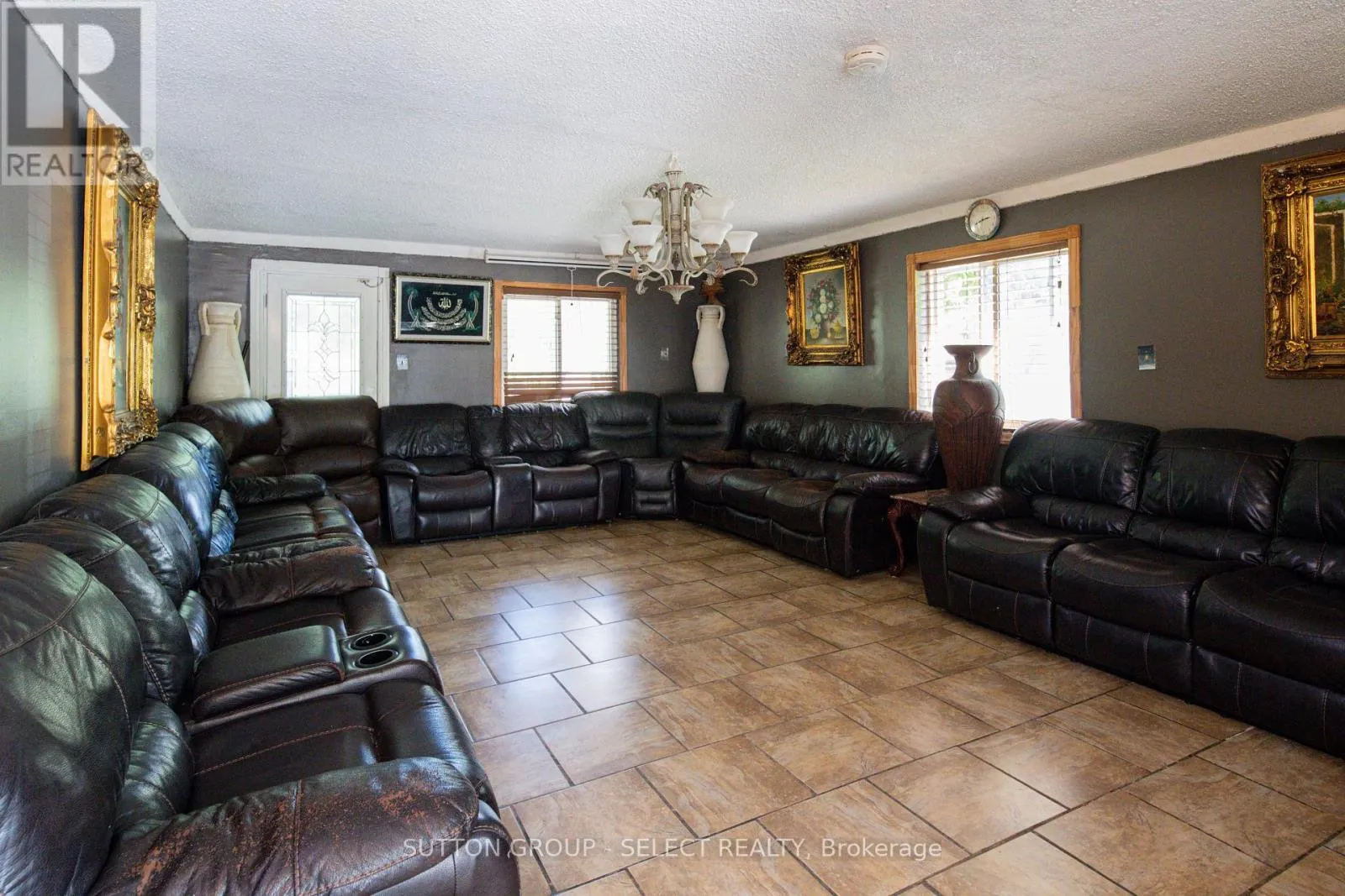 1192 JALNA BOULEVARD