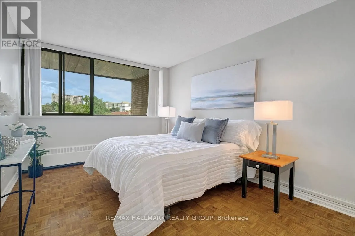 632 - 515 ST LAURENT BOULEVARD