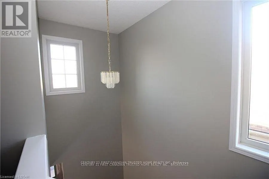 945 HOMEVIEW COURT