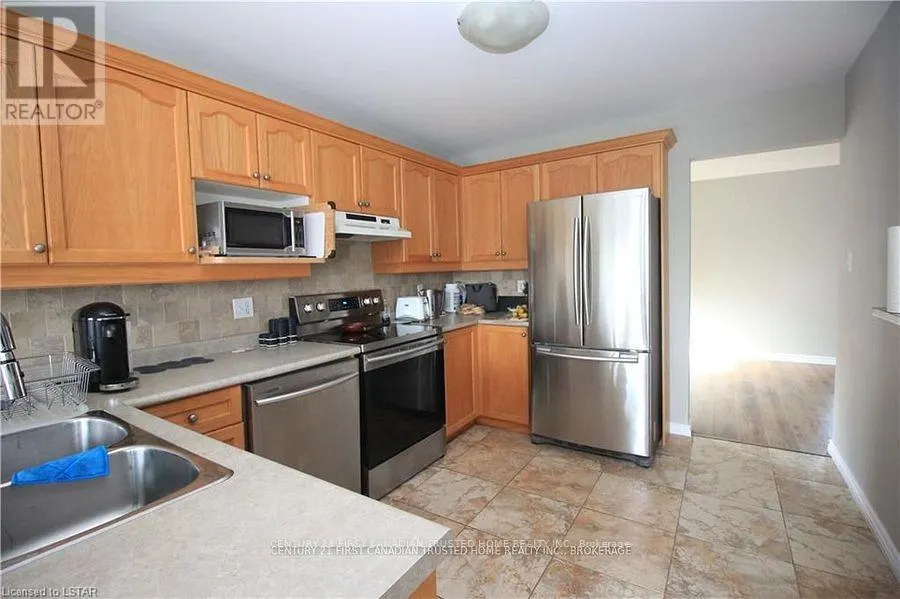 945 HOMEVIEW COURT