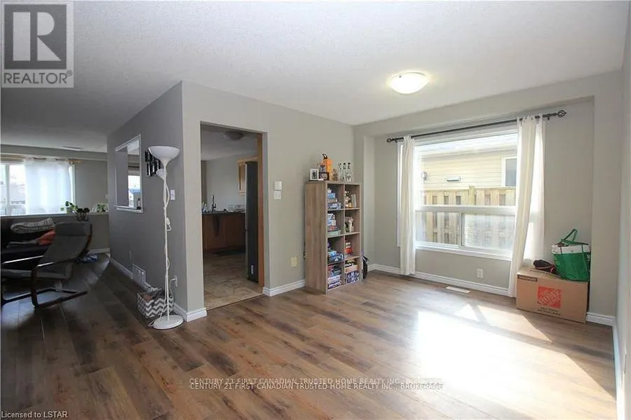 945 HOMEVIEW COURT