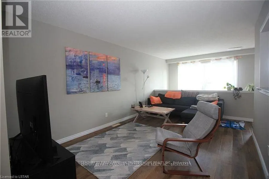 945 HOMEVIEW COURT