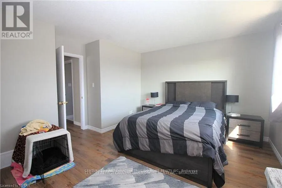 945 HOMEVIEW COURT