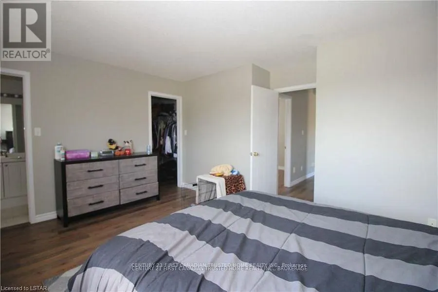 945 HOMEVIEW COURT