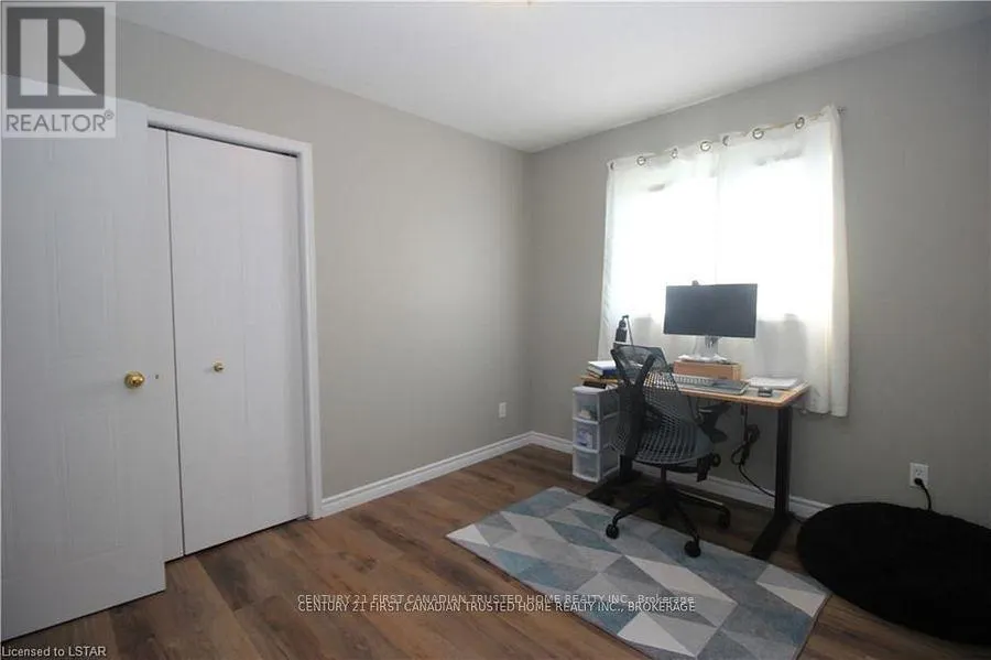 945 HOMEVIEW COURT