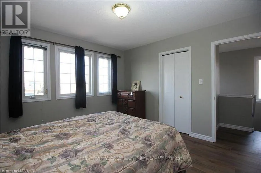 945 HOMEVIEW COURT