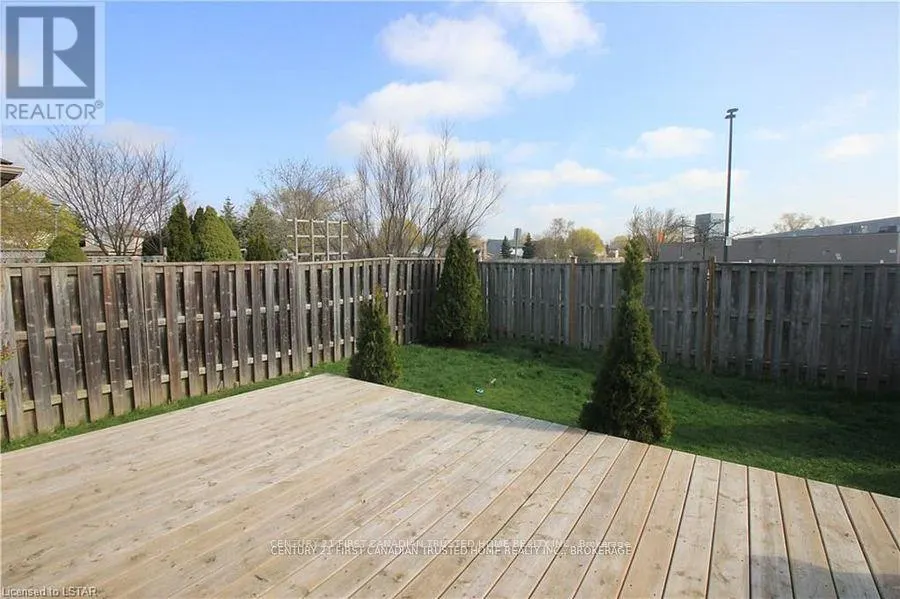 945 HOMEVIEW COURT