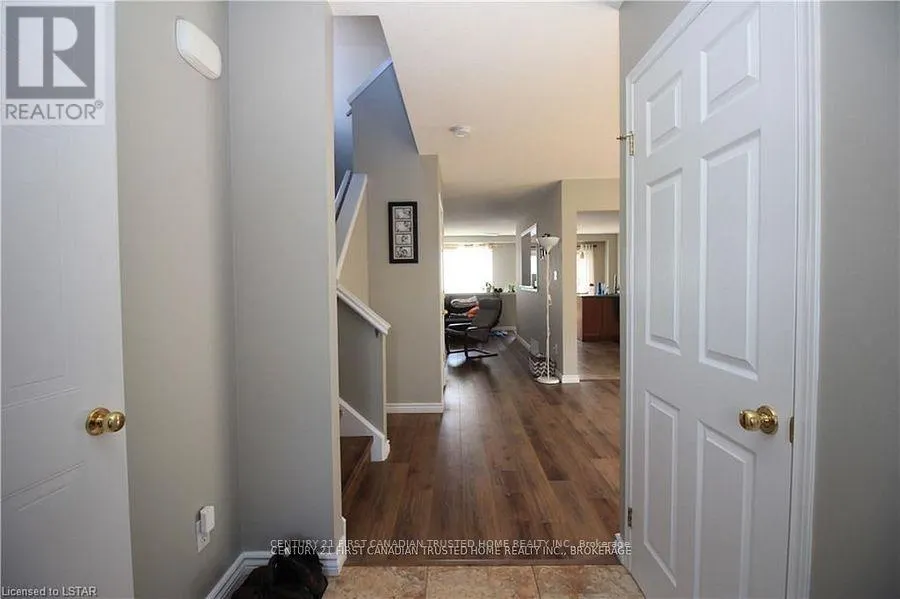 945 HOMEVIEW COURT