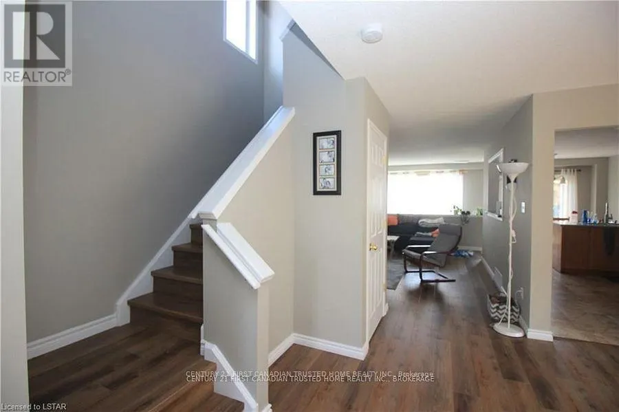 945 HOMEVIEW COURT