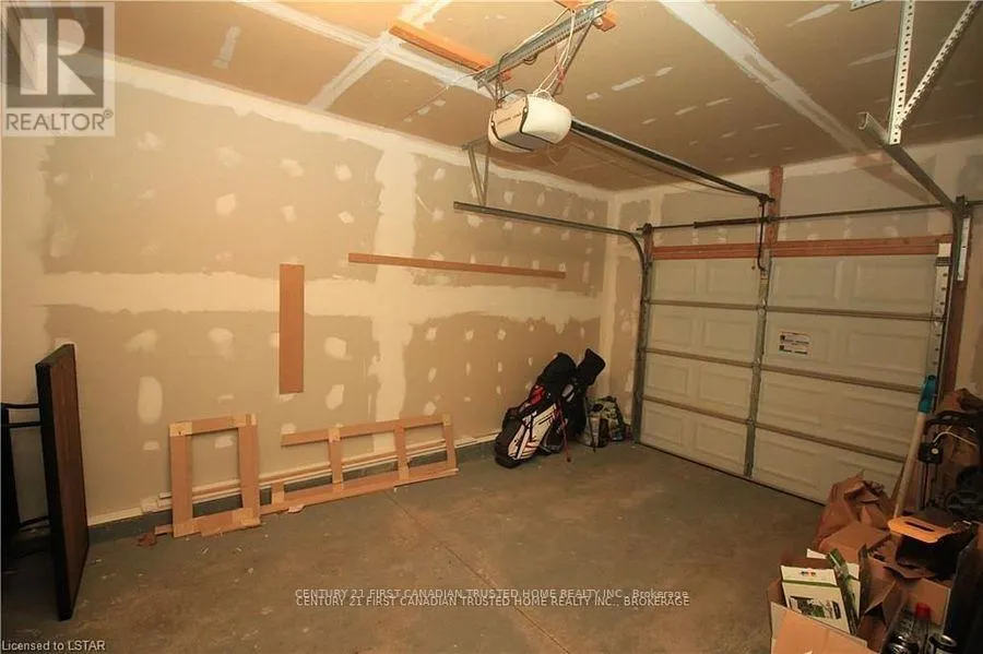 945 HOMEVIEW COURT