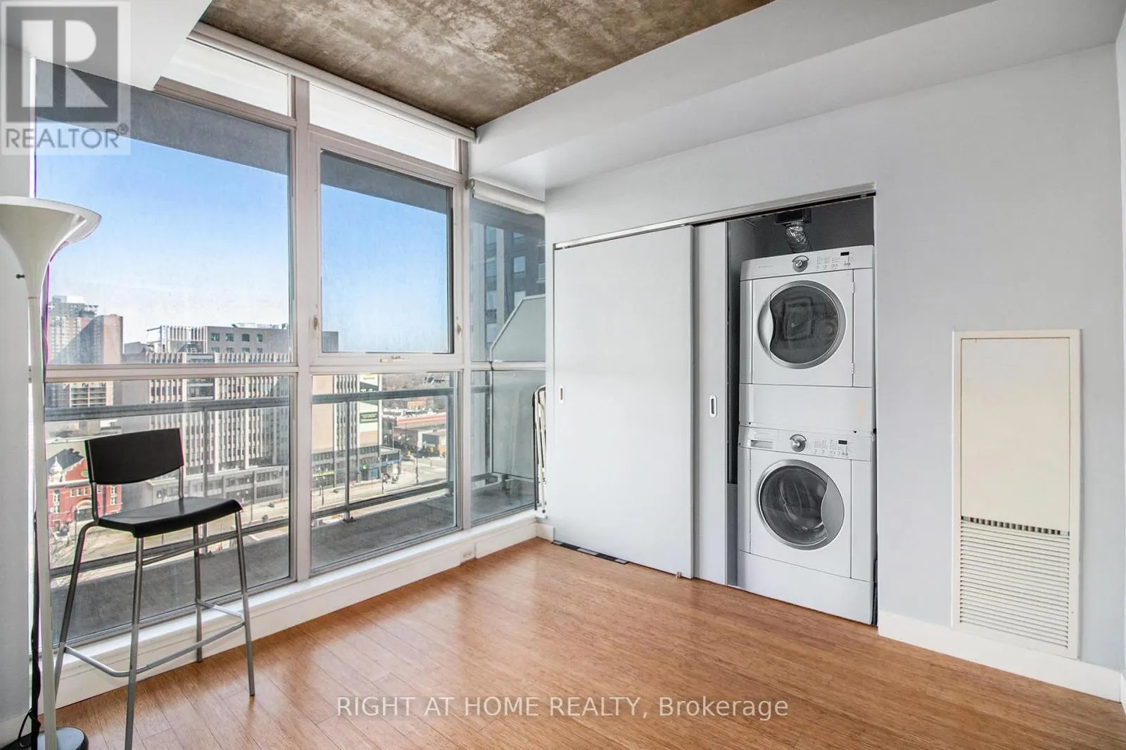 1102 - 179 GEORGE STREET N