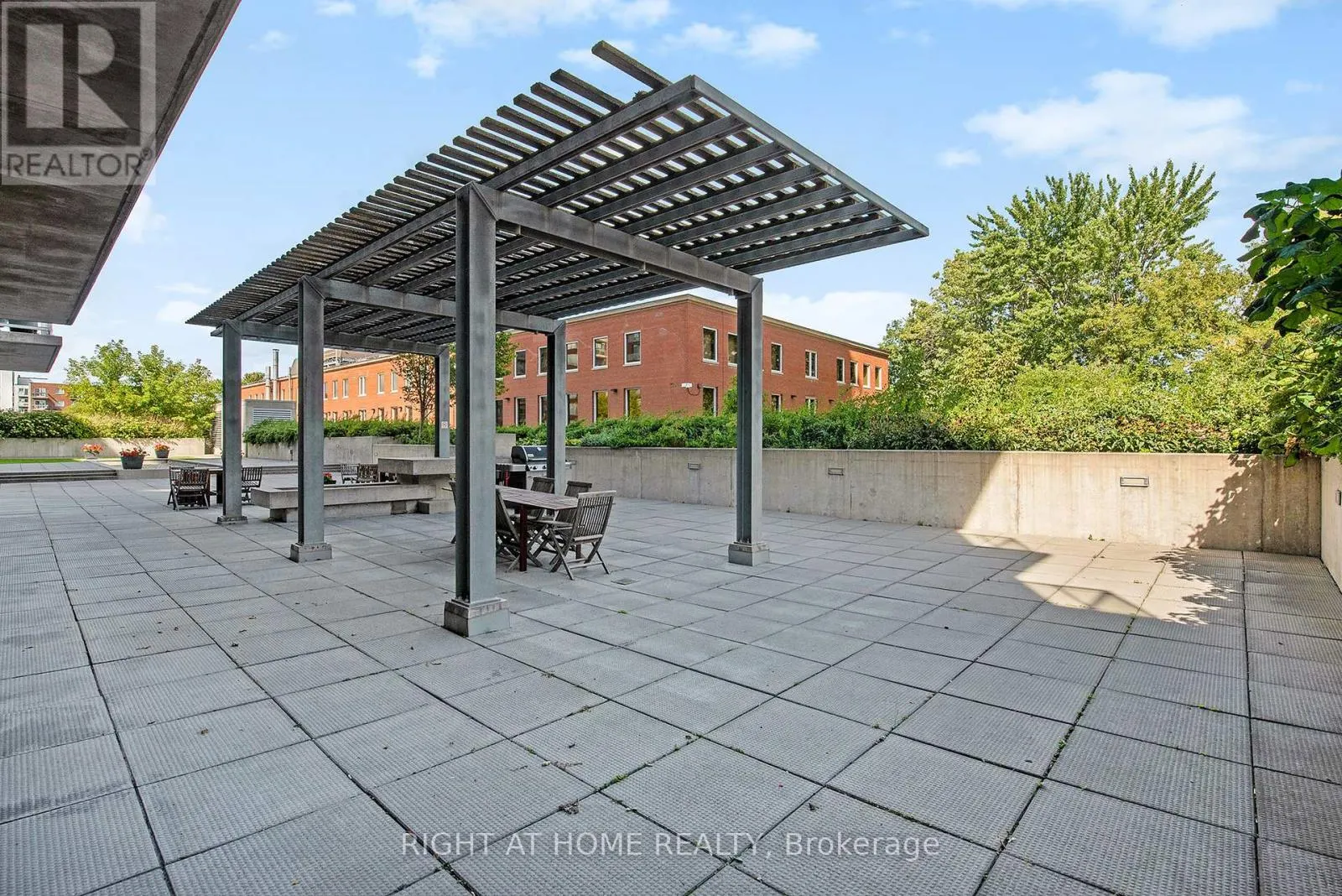 1102 - 179 GEORGE STREET N