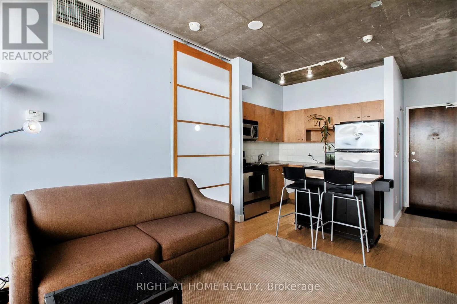 1102 - 179 GEORGE STREET N