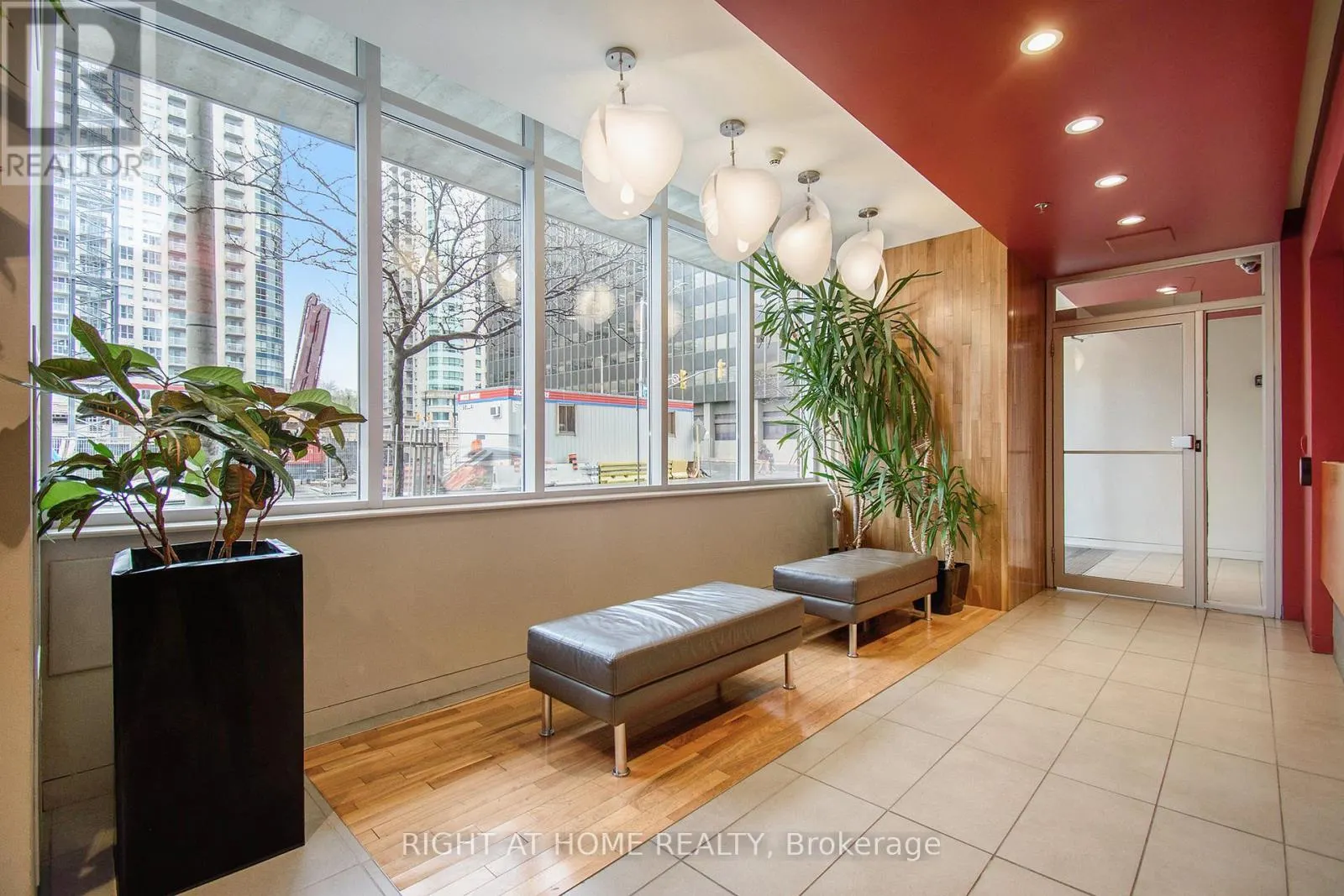 1102 - 179 GEORGE STREET N