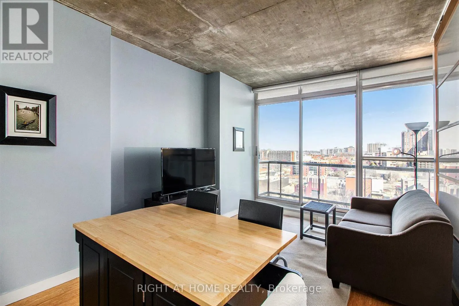 1102 - 179 GEORGE STREET N