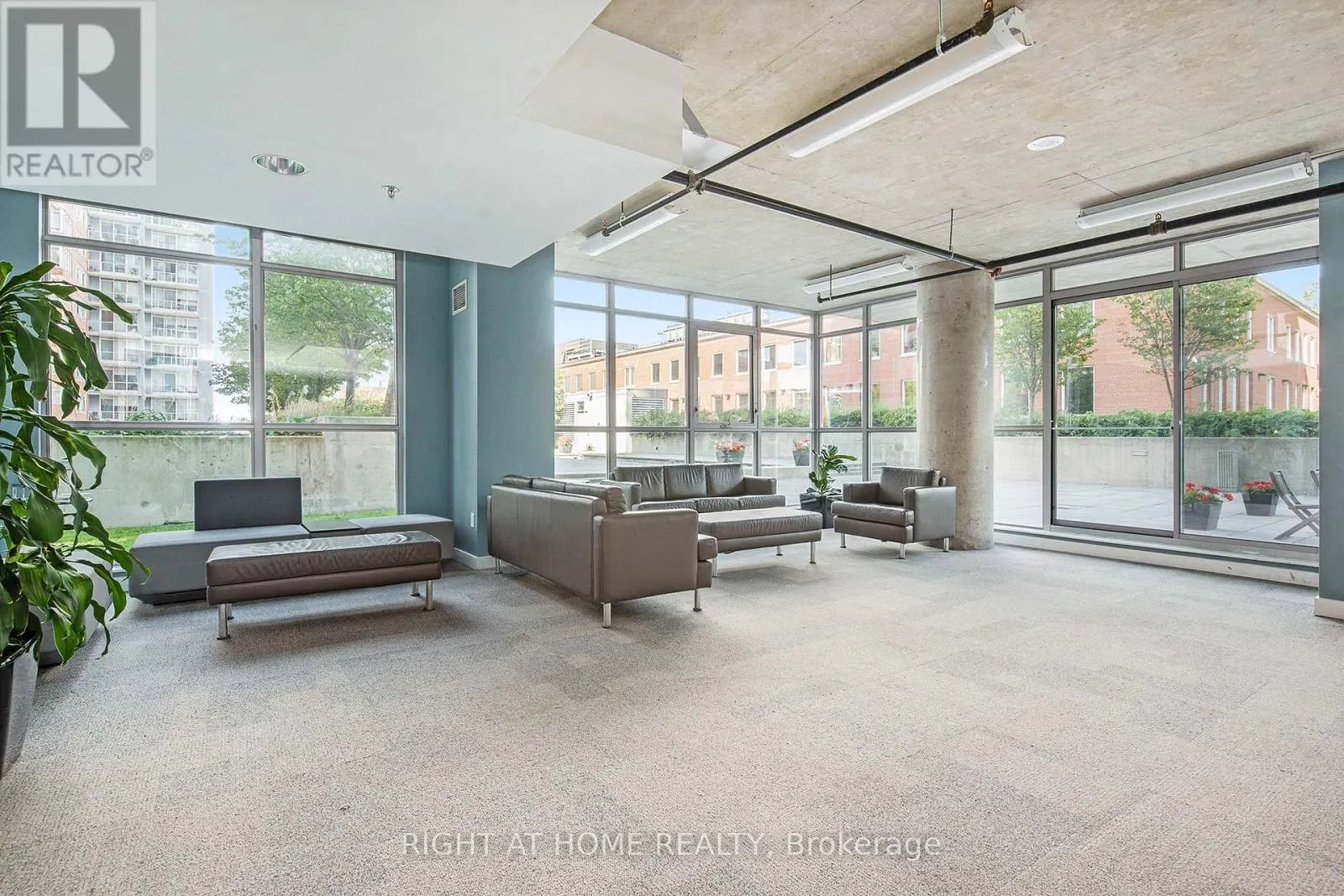 1102 - 179 GEORGE STREET N