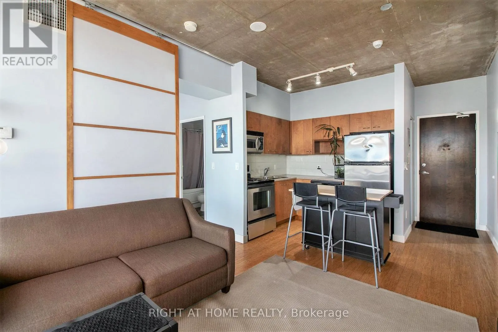 1102 - 179 GEORGE STREET N