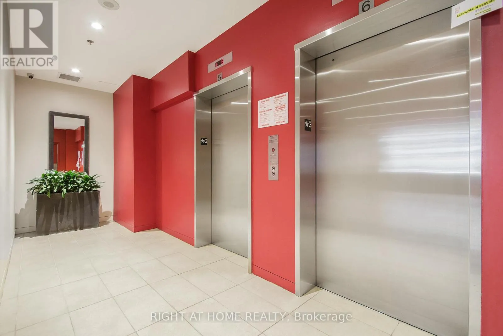 1102 - 179 GEORGE STREET N