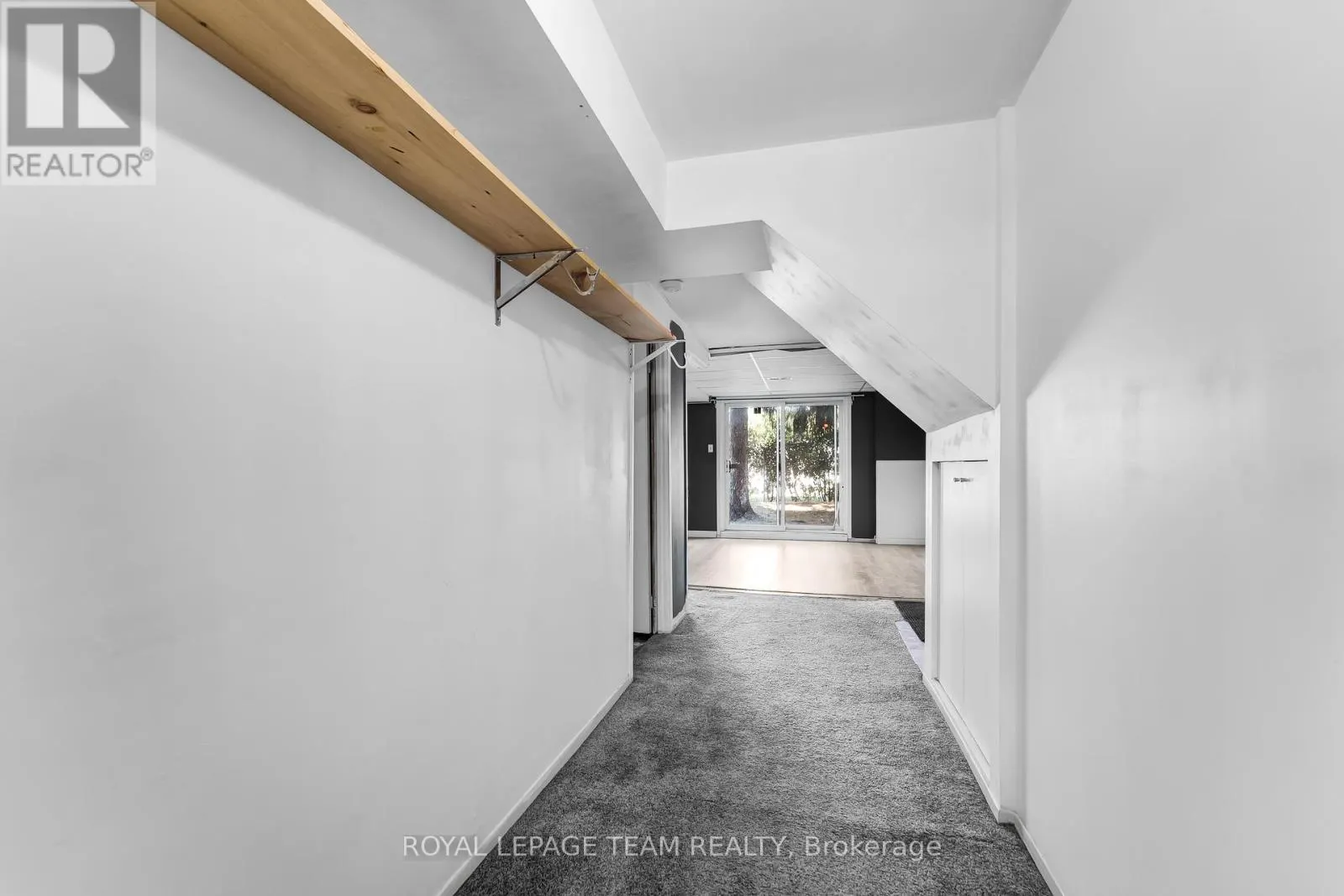 11 - 2415 SOUTHVALE CRESCENT