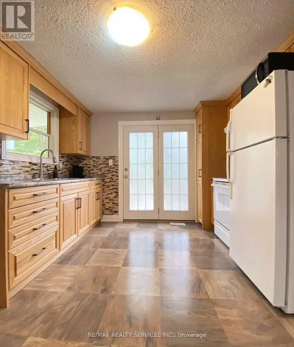 4870 MAPLEVIEW CRESCENT