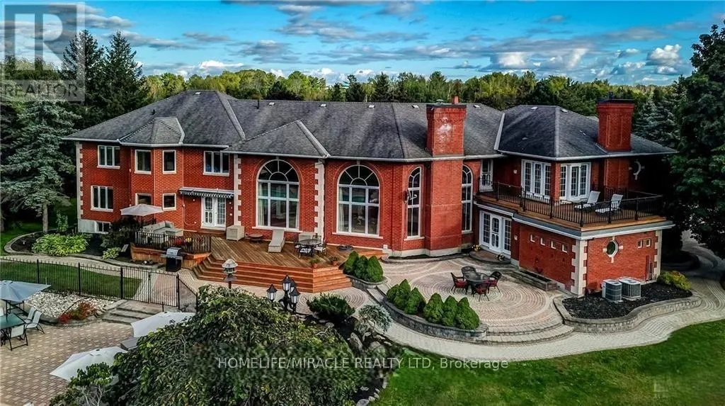 141 KERRY HILL CRESCENT