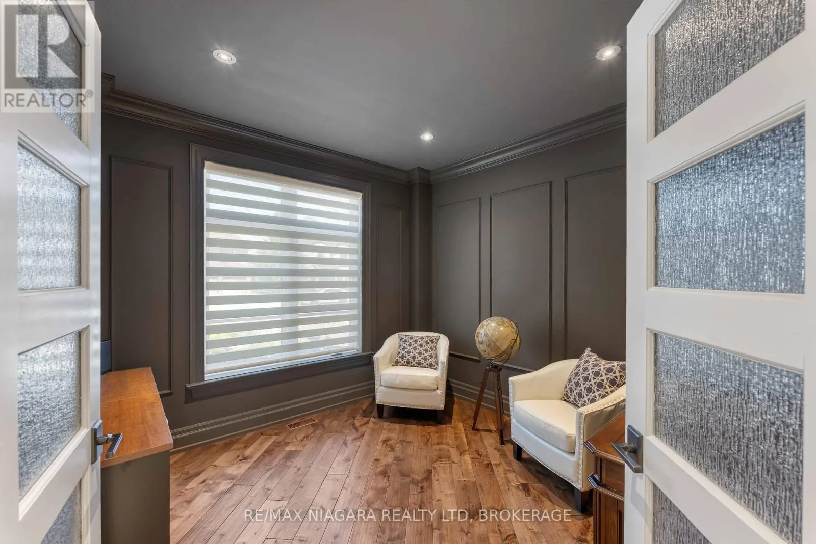 50 SANDALWOOD CRESCENT