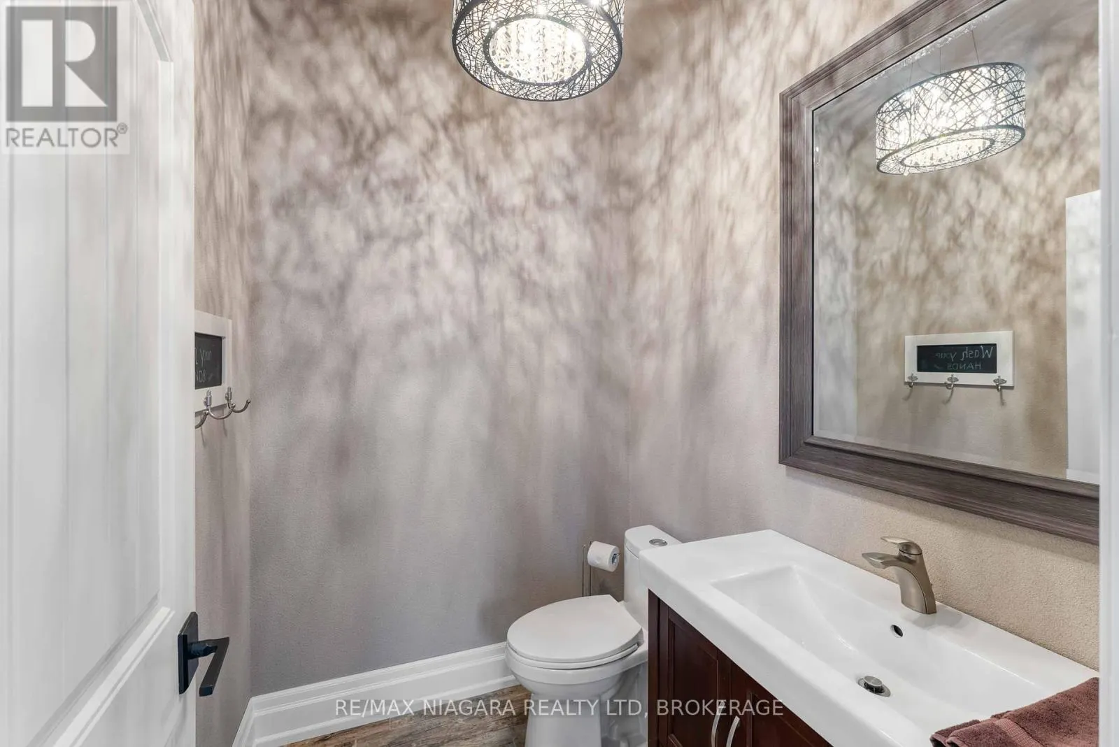 50 SANDALWOOD CRESCENT