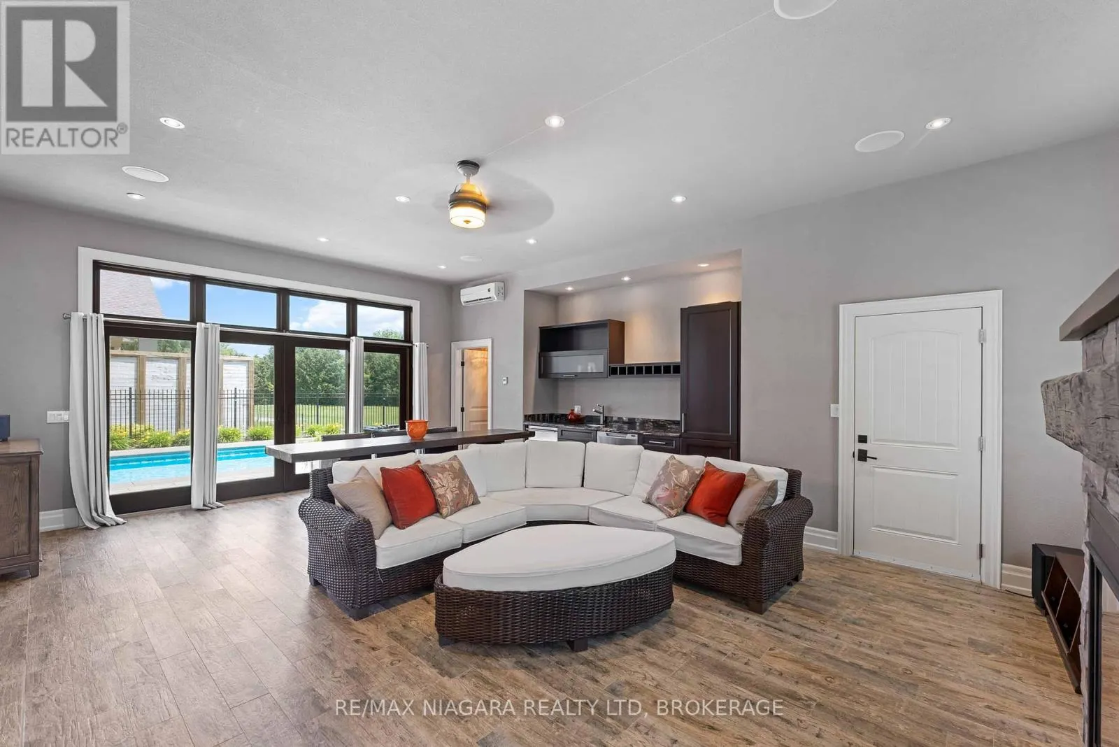 50 SANDALWOOD CRESCENT