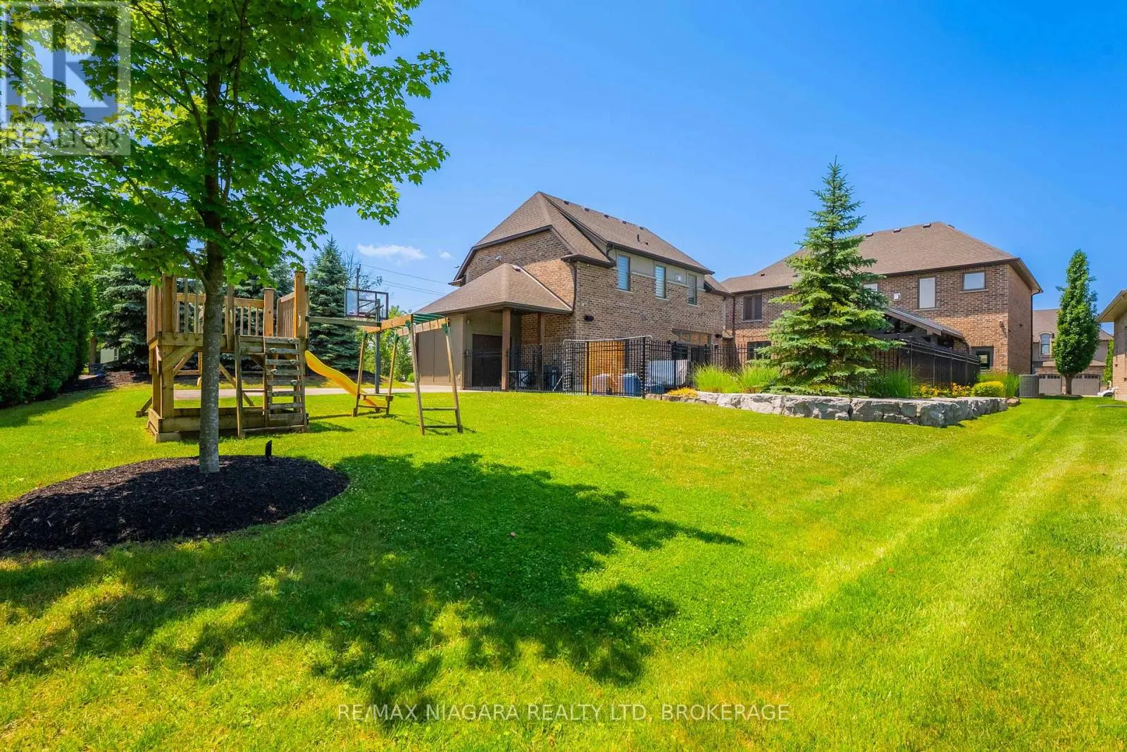 50 SANDALWOOD CRESCENT