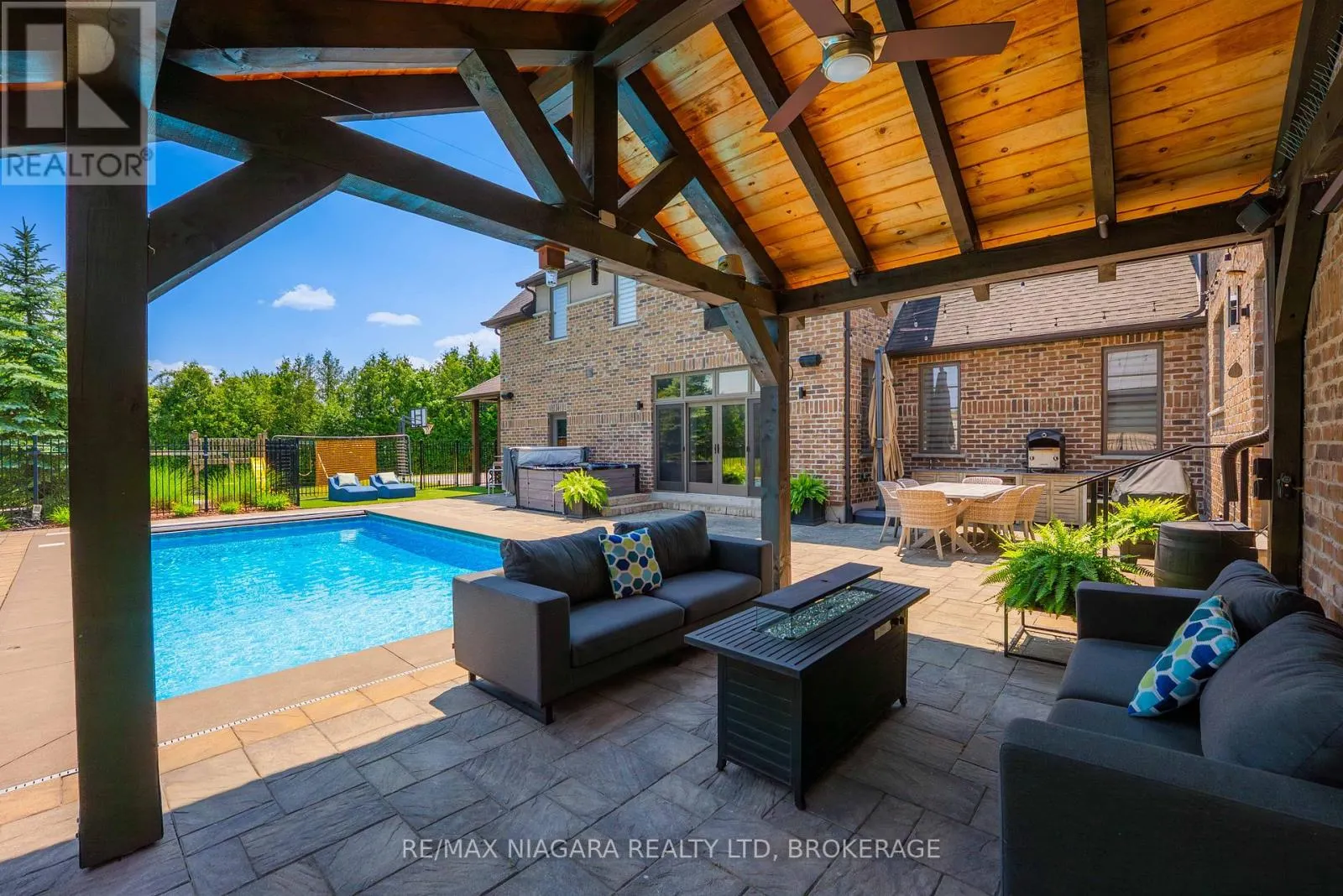50 SANDALWOOD CRESCENT