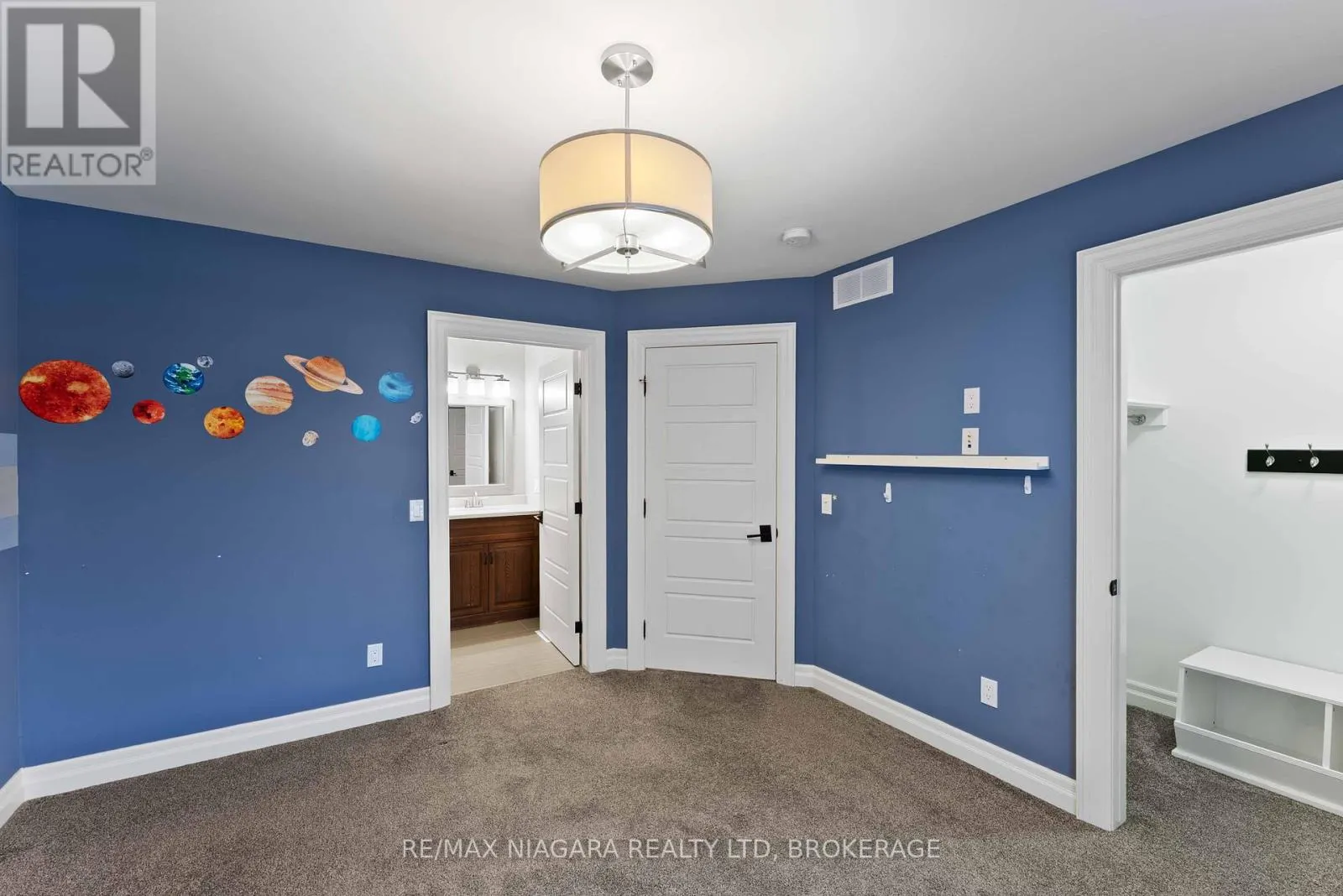 50 SANDALWOOD CRESCENT