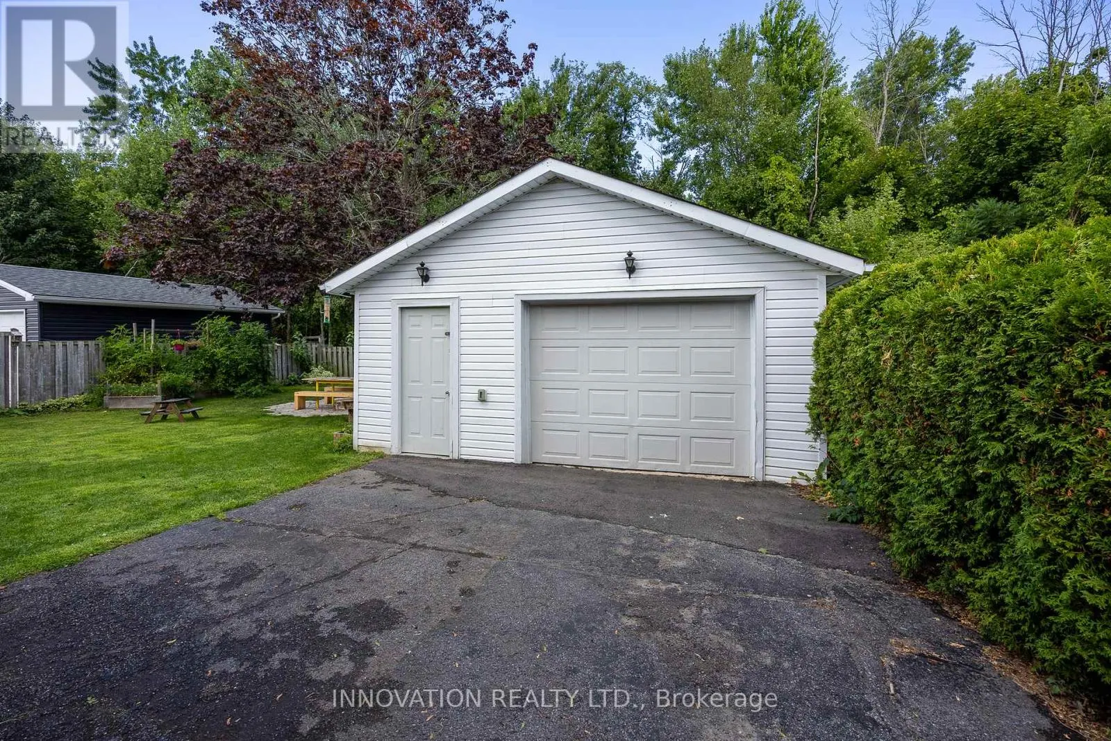 1407 CHARLES STREET