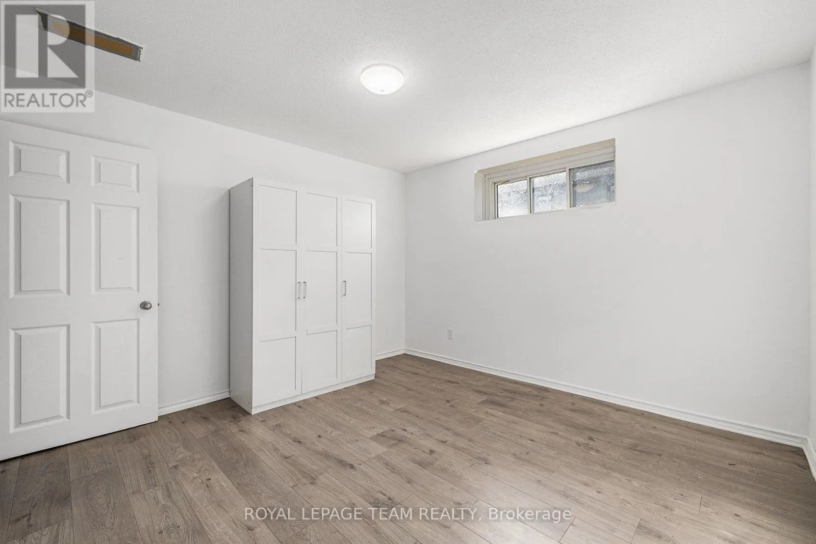 2833 DUNROBIN ROAD