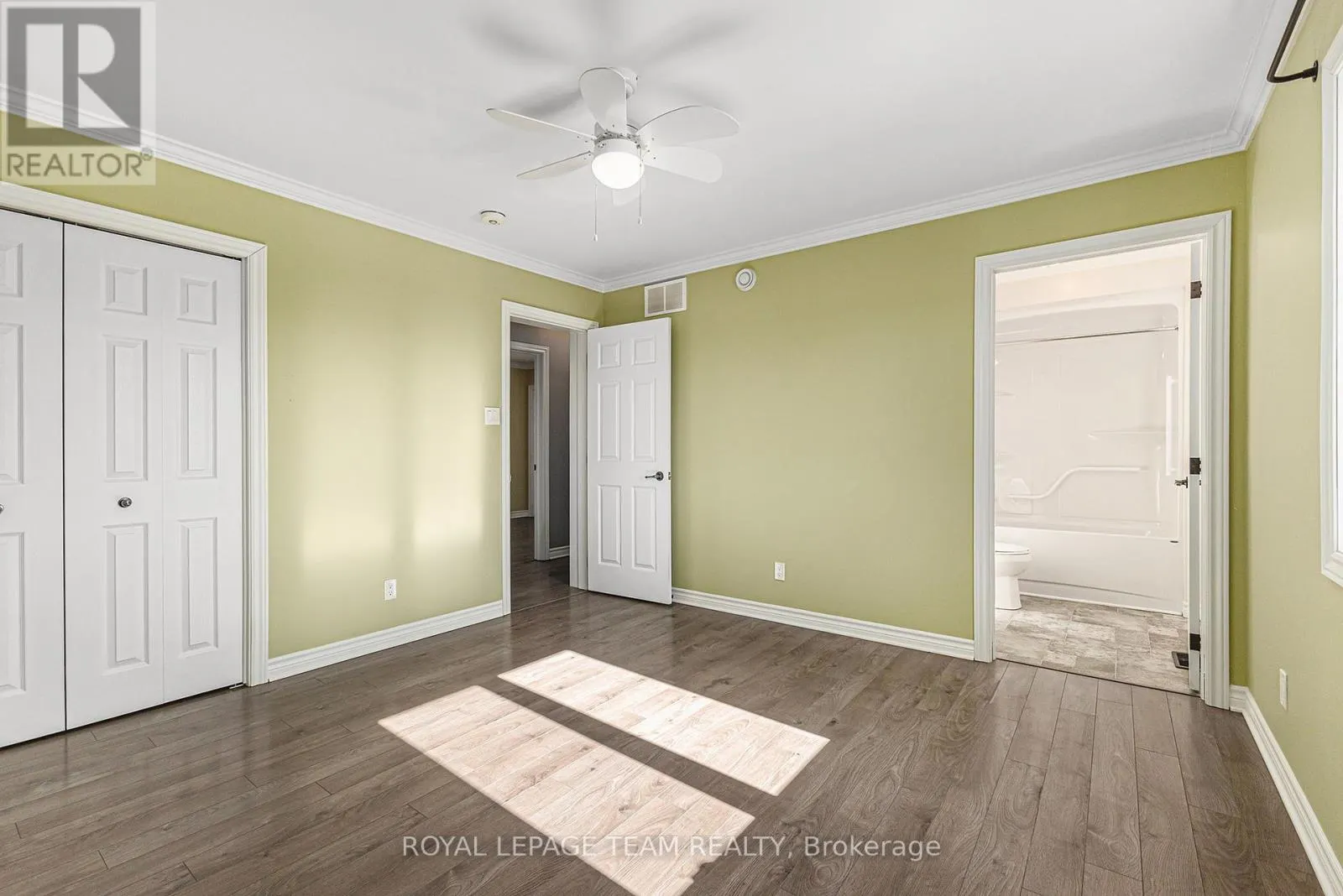 2833 DUNROBIN ROAD