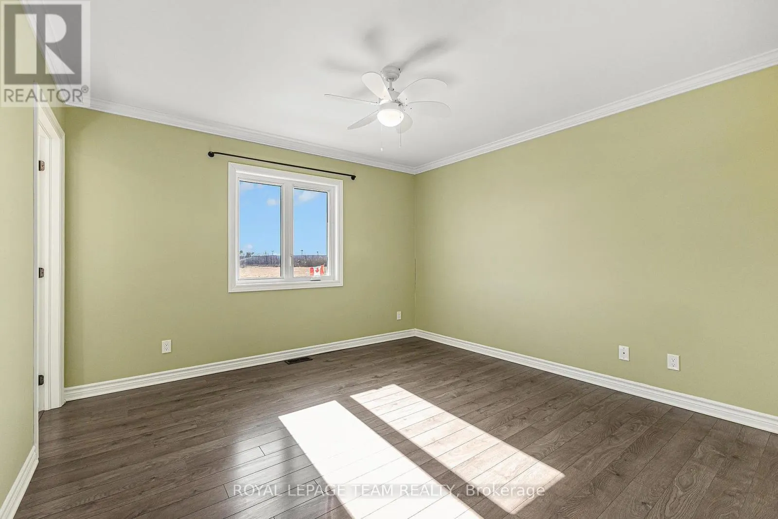 2833 DUNROBIN ROAD