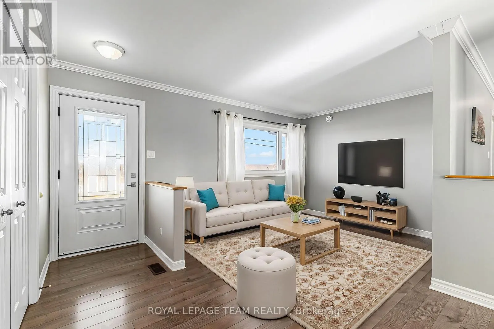 2833 DUNROBIN ROAD