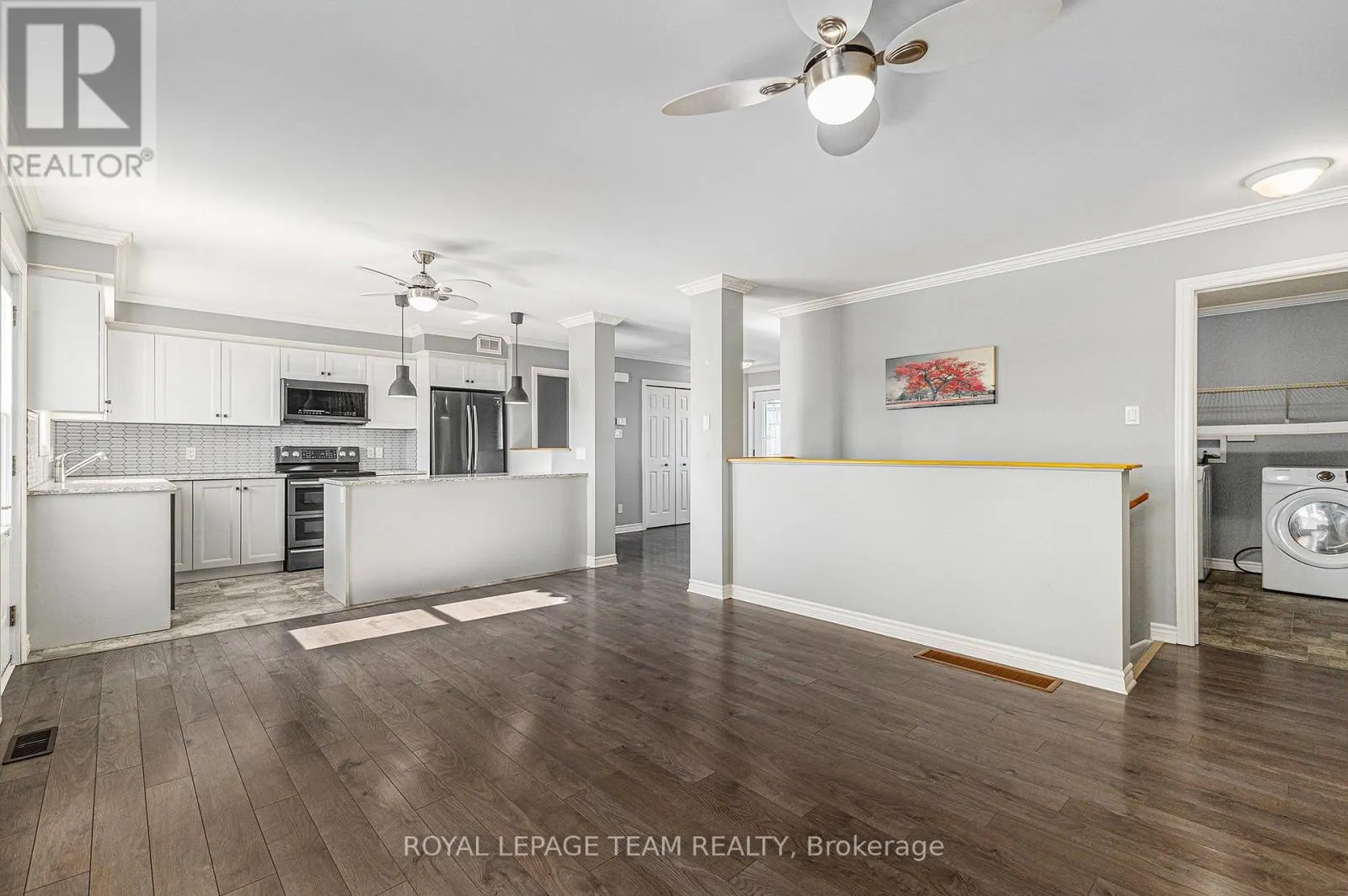 2833 DUNROBIN ROAD